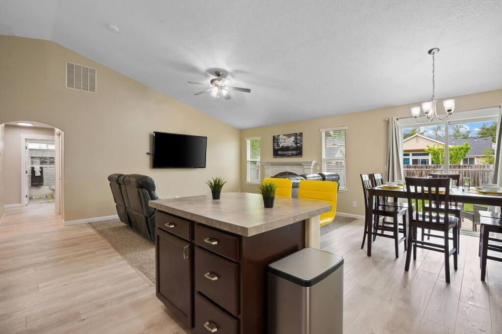Remodeled, Charming Retreat On The City'S Doorstep Boise Luaran gambar